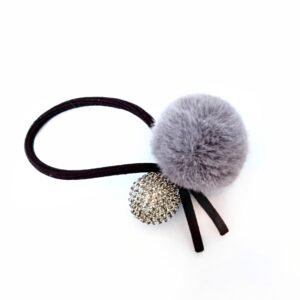 Hårstrikk pelsdusk og strasskule