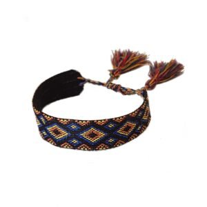 Knyte armbånd med dusker