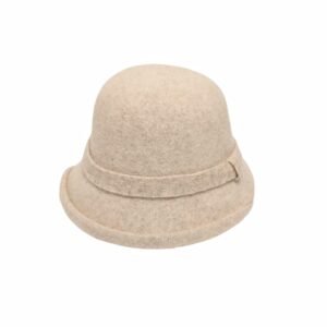 Ull bøttehatt med strikket bånd